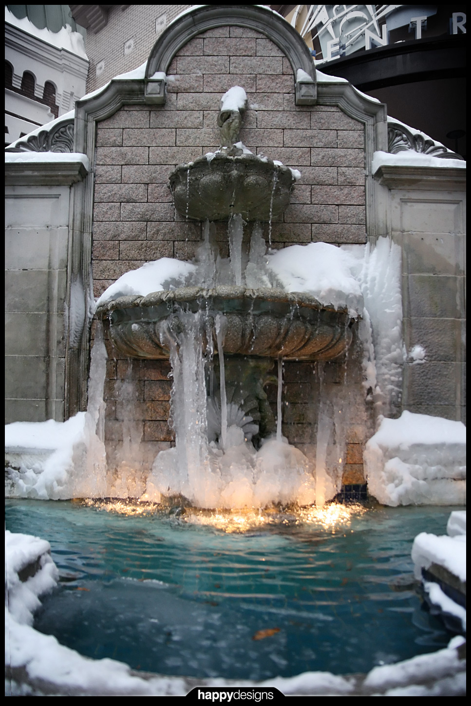 20081230 - winter - frozen fountain